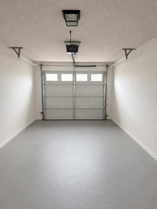Building Photo - 11230 Centway Park Dr