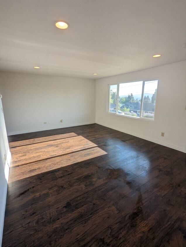 Main Living Area - 3316 Sanders Ave