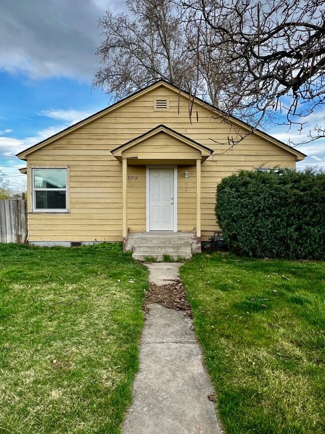 Building Photo - 2719 4th St