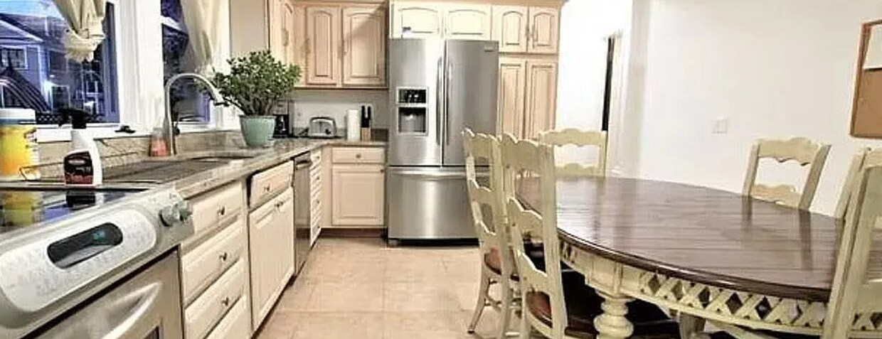 Primary Photo - 8 Bedroom