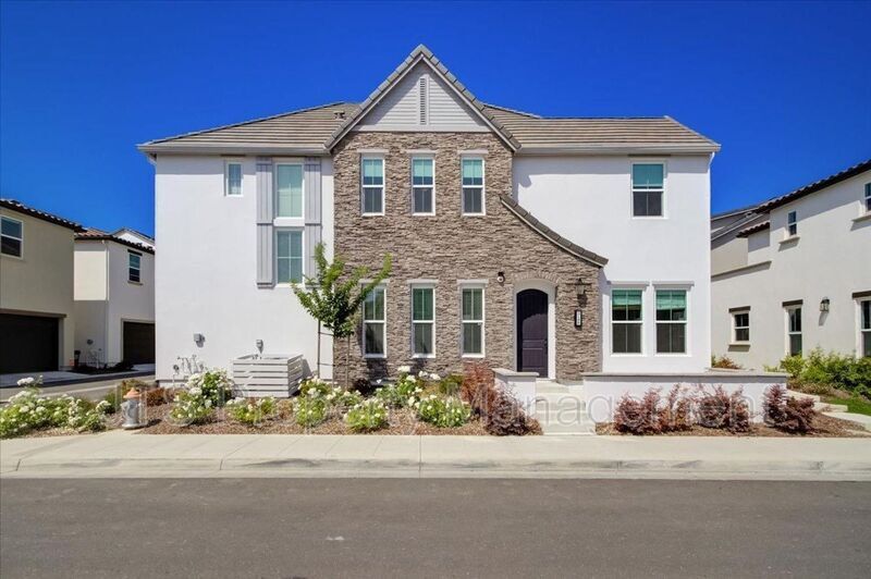Foto principal - 3188 Giovanni St