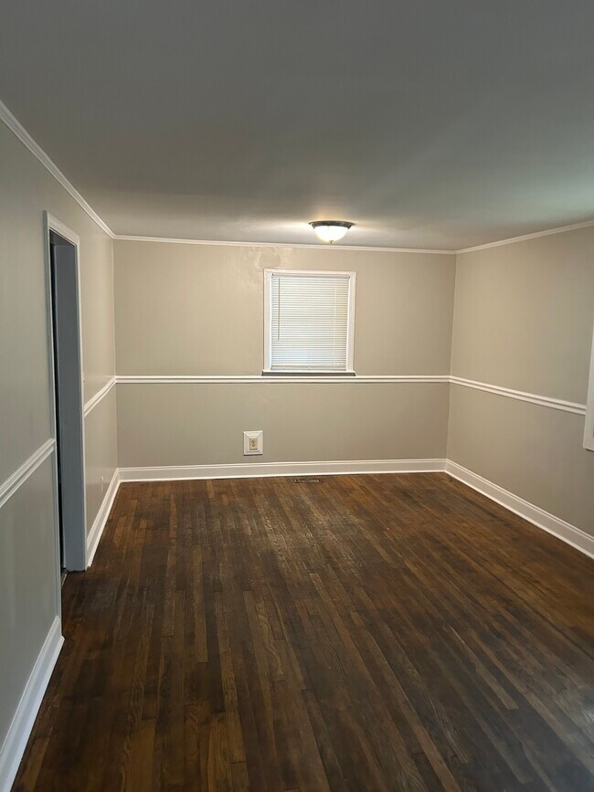 Building Photo - 1143SD