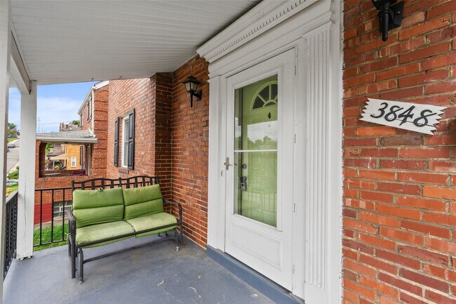 Building Photo - Beautiful 3 Bed, 1 Bath in Brentwood - Cen...