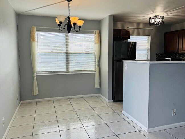 Building Photo - 151 Brighton Dr