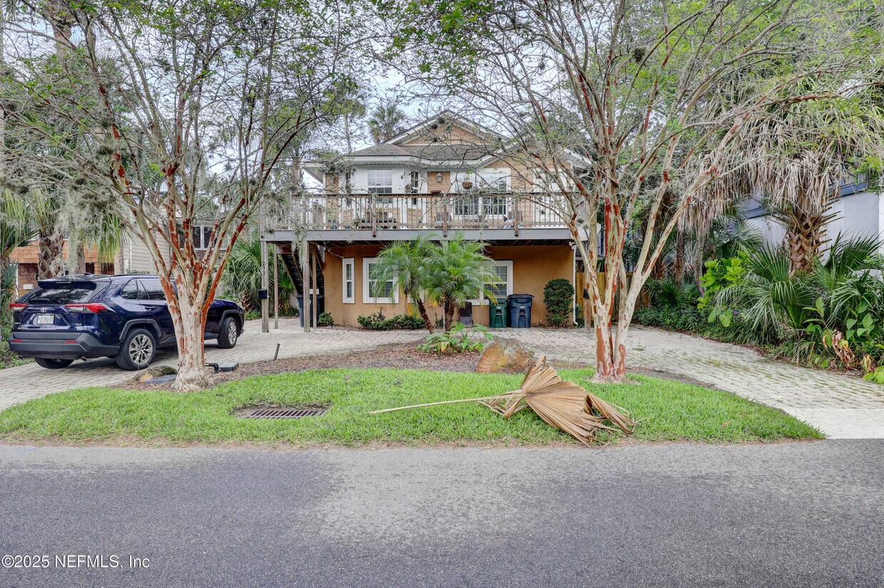 Primary Photo - 371 4th St