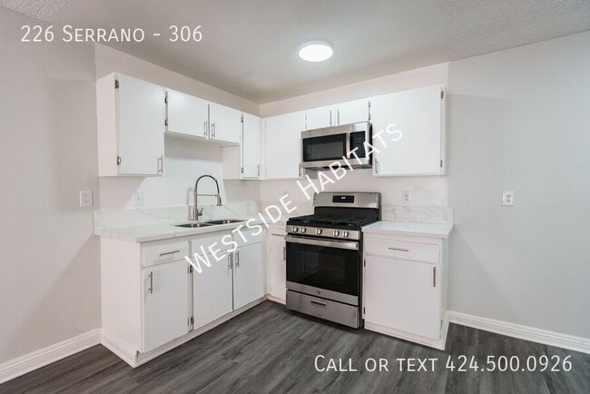 Building Photo - 226 Serrano-306