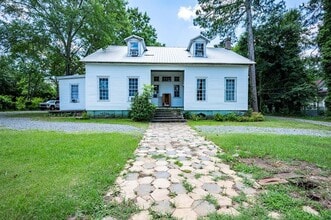 Building Photo - 819 E Lee St