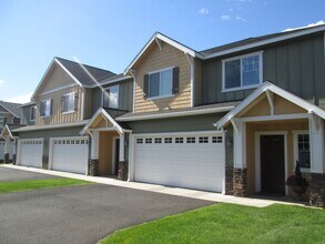 Building Photo - 636 S 36th Ave