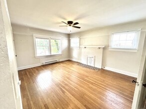 Building Photo - 716 Forest Ave