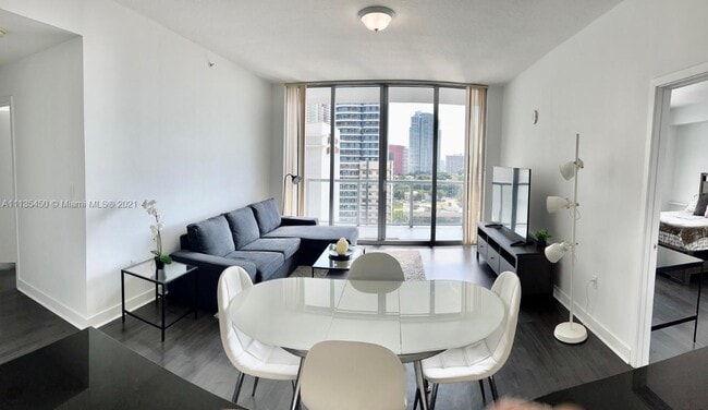 Foto del edificio - 79 SW 12th St