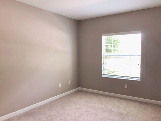 Foto del edificio - Beautiful 3/2 Spacious Home with a Covered...