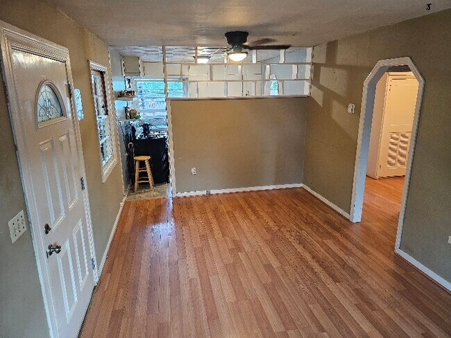 Foto del edificio - 3265 Hillview Ln