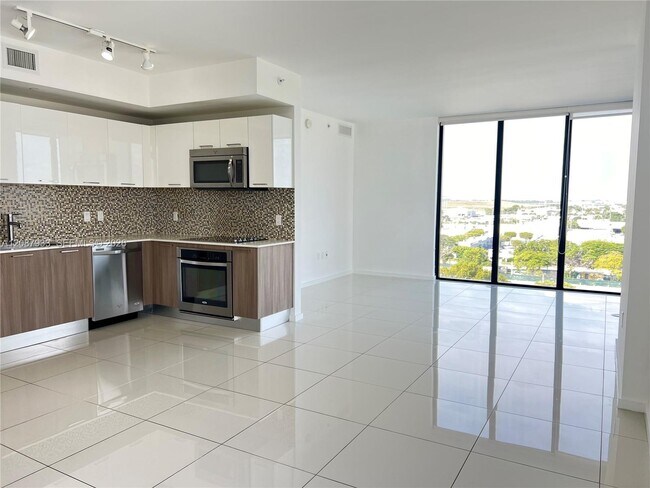 Foto del edificio - 5300 Paseo Blvd