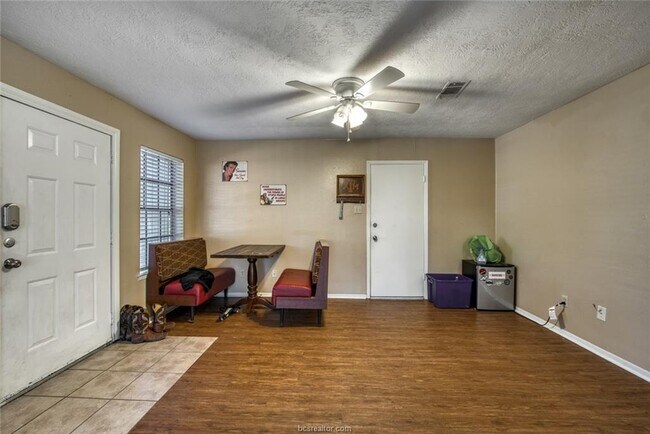 Building Photo - 1100 Taurus Cir