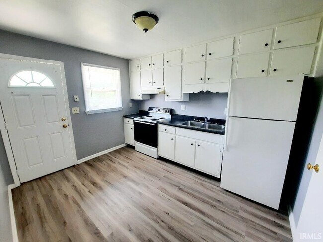 Foto del edificio - 3202 N 500 W Rd