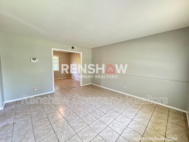 Building Photo - 618 Leavert Ave