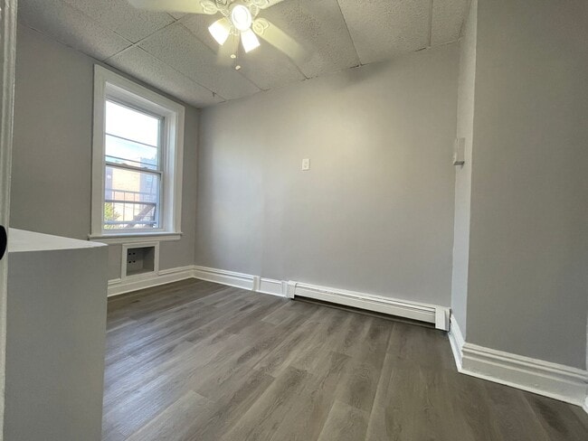 159 Hutton St 8 - 140 Hutton St