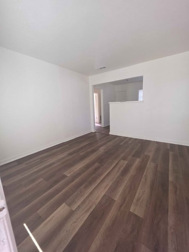 Foto del edificio - 3612 Bright St