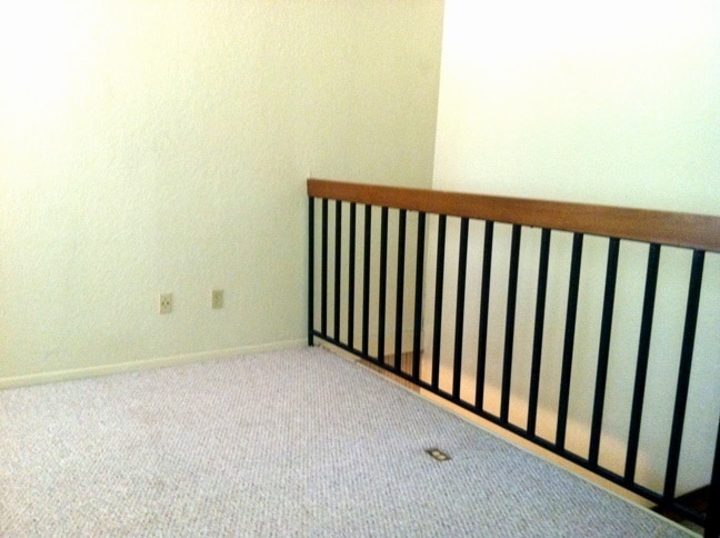 Building Photo - Super Cute Townhouse!