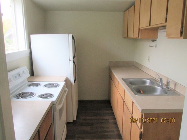 Building Photo - 8525