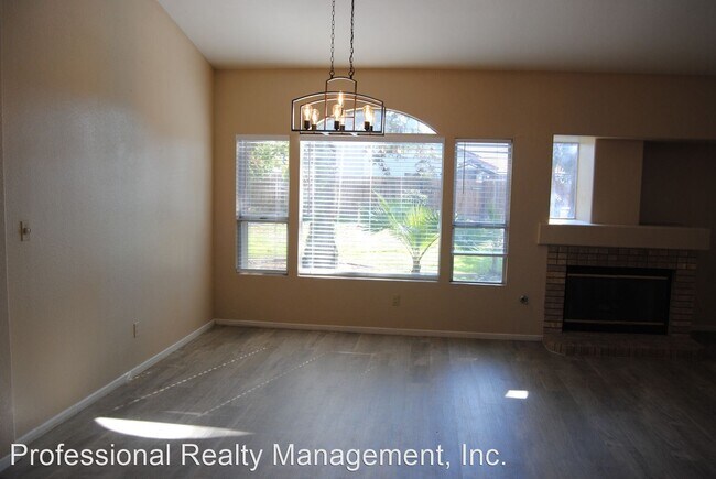 Foto del edificio - 3 br, 2.5 bath House - 3315 BRISBANE AVENUE