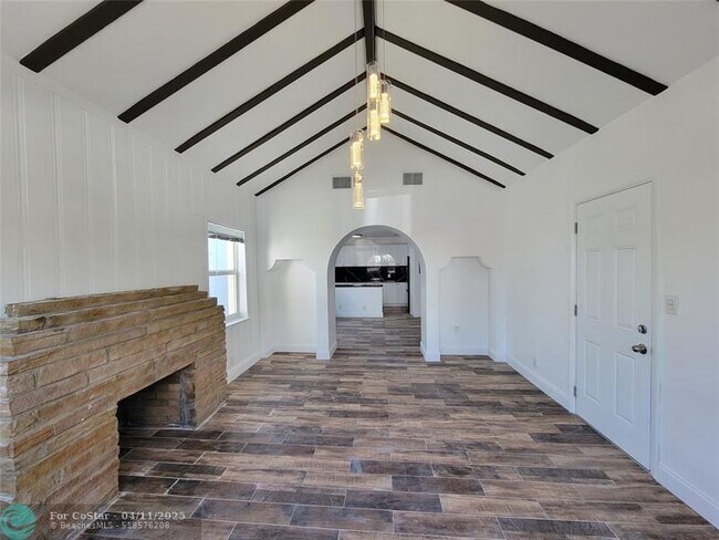 Foto del edificio - 1744 SW 10th St