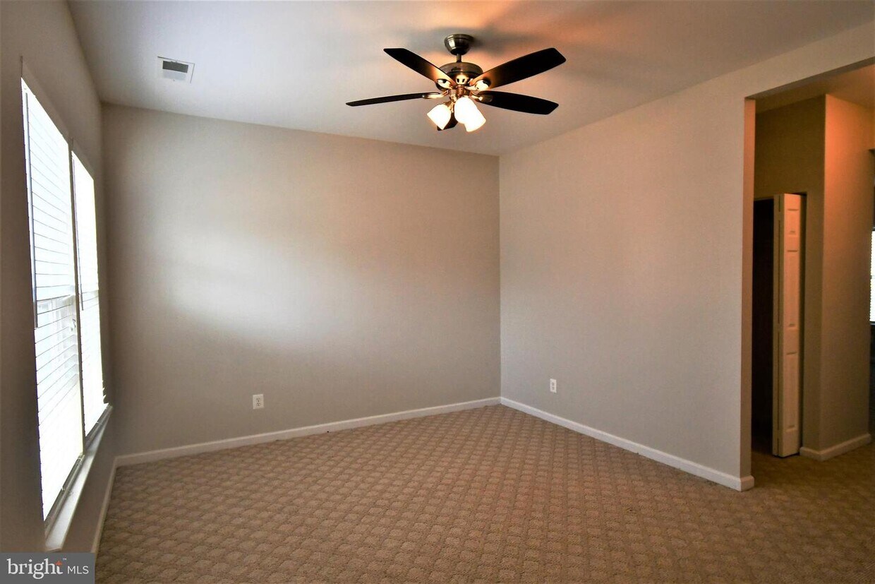 18045 Crystal Downs Terrace, Dumfries, VA 22026 House Rental in