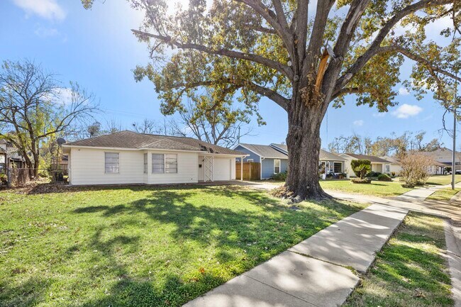 Foto del edificio - 6711 Schiller St