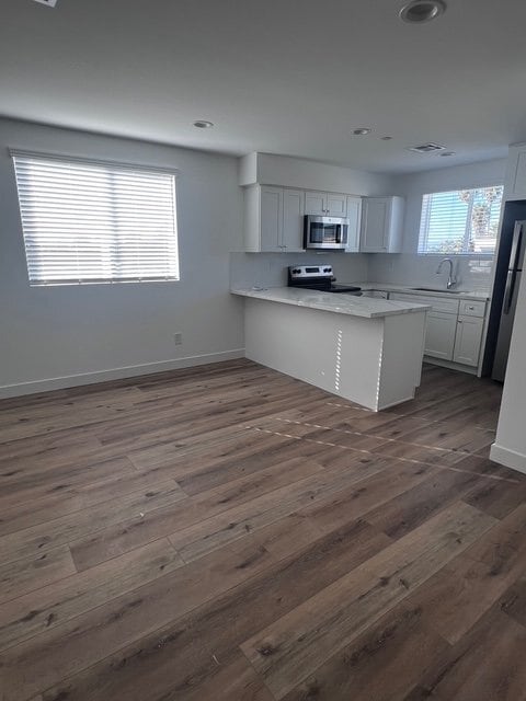Photo - 447 W 74th St Townhome