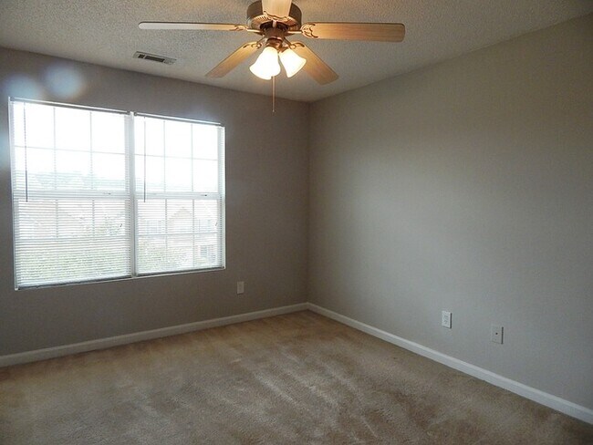 Building Photo - 6105 Capitol Knoll