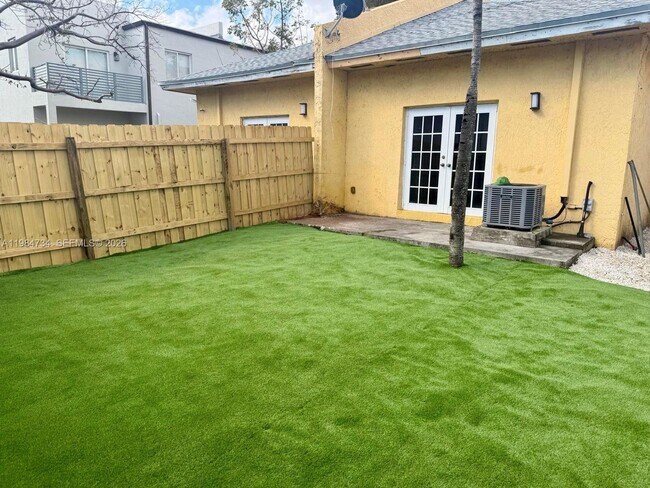 Foto del edificio - 1008 NW 2nd Ave