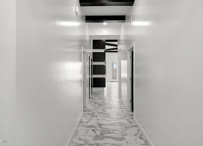 Foto del edificio - 13256 Coldham St