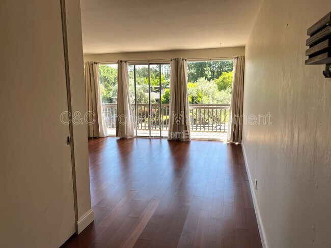 Building Photo - 938 Lea Dr