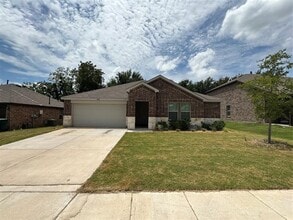 Building Photo - 2208 San Jacinto Wy