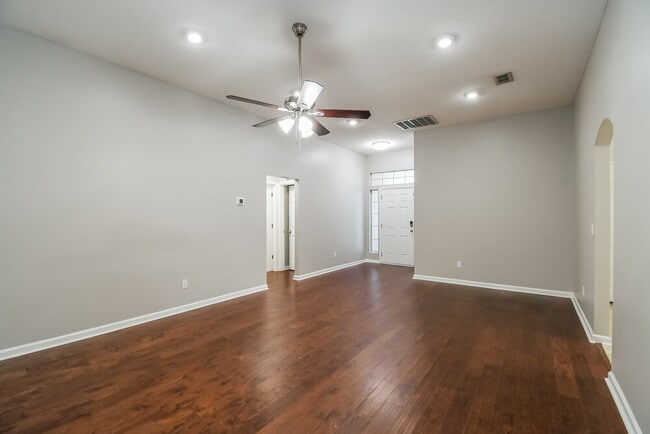 Building Photo - 8323 Staplehurst Dr W