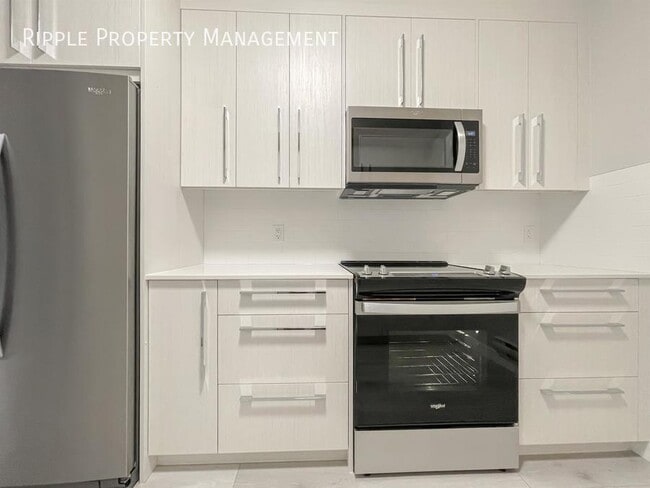 Photo du bâtiment - Modern 1 Beds, 1 Baths Basement/Lower | No...