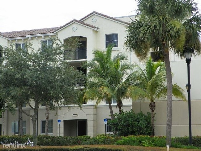 Building Photo - 1 Renaissance Way