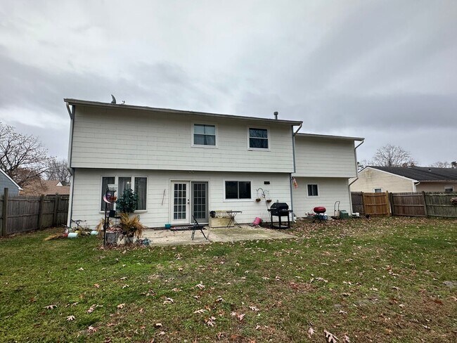 Photo - 5 Bed 2.5 Bath Spacious Home