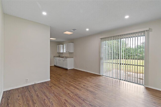 Building Photo - 14515 Essendine Ln