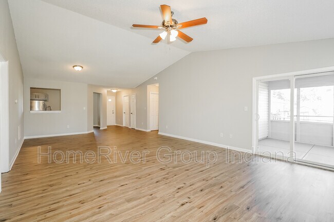 Foto del edificio - 7540 Scatter Woods Ln