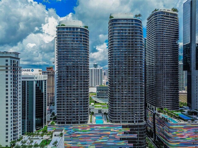 Foto del edificio - 45 SW 9th St