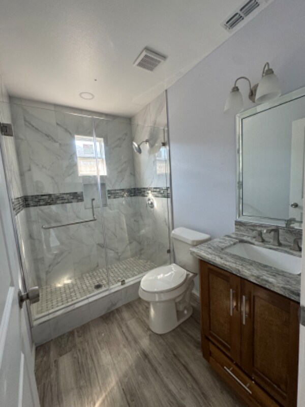 Building Photo - 708 E Cedro St