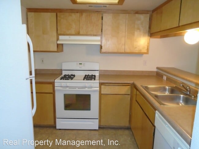Building Photo - 1465 Serrano Pl
