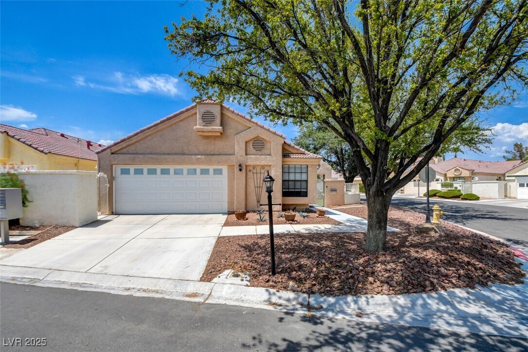 Foto principal - 5257 Crooked Valley Dr