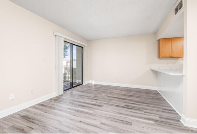 Building Photo - 308 Miracle Strip Pky SW