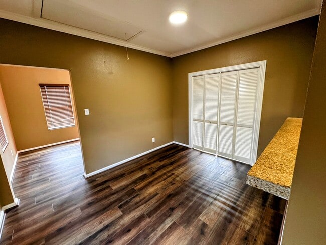 Building Photo - 507 N 78th St