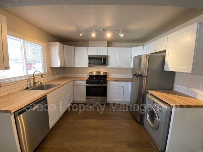 Foto del edificio - 3257 Milwaukee St