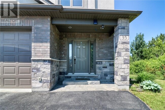 Building Photo - 35 Birmingham Dr