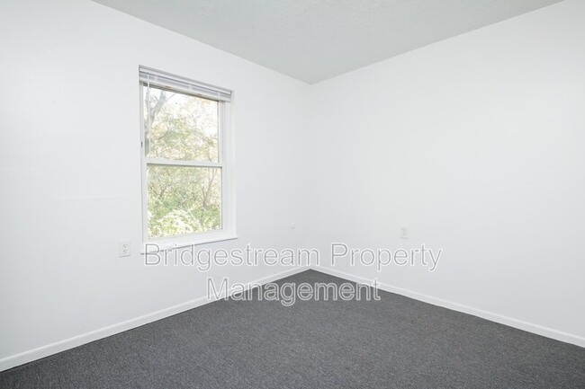 Building Photo - 1415 Forest Ln