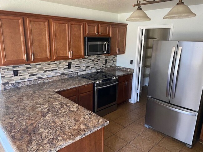 Building Photo - 2 STORY HOME  |  4 BEDROOM  |  2.5 BATHS  ...